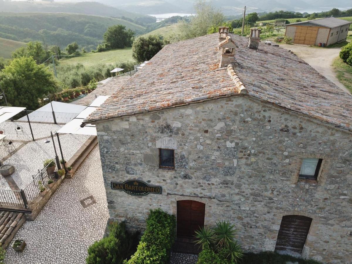 Agriturismo San Bartolomeo Montecchio  ภายนอก รูปภาพ