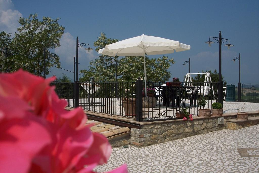 Agriturismo San Bartolomeo Montecchio  ภายนอก รูปภาพ