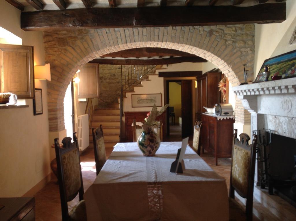 Agriturismo San Bartolomeo Montecchio  ภายนอก รูปภาพ